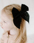 Noir Handmade Linen Bow for Girls – Elegant 5.5” x 4.5” Clip, Perfect for Special Occasions, Photoshoots, and Everyday Wear – Stylish Black Hair Accessory for Kids, Secure Alligator Clip, Easy to Care, Ideal for Gifts